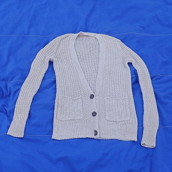 Hollister Sweaters - 🏷3/$15 Knit Cardigan